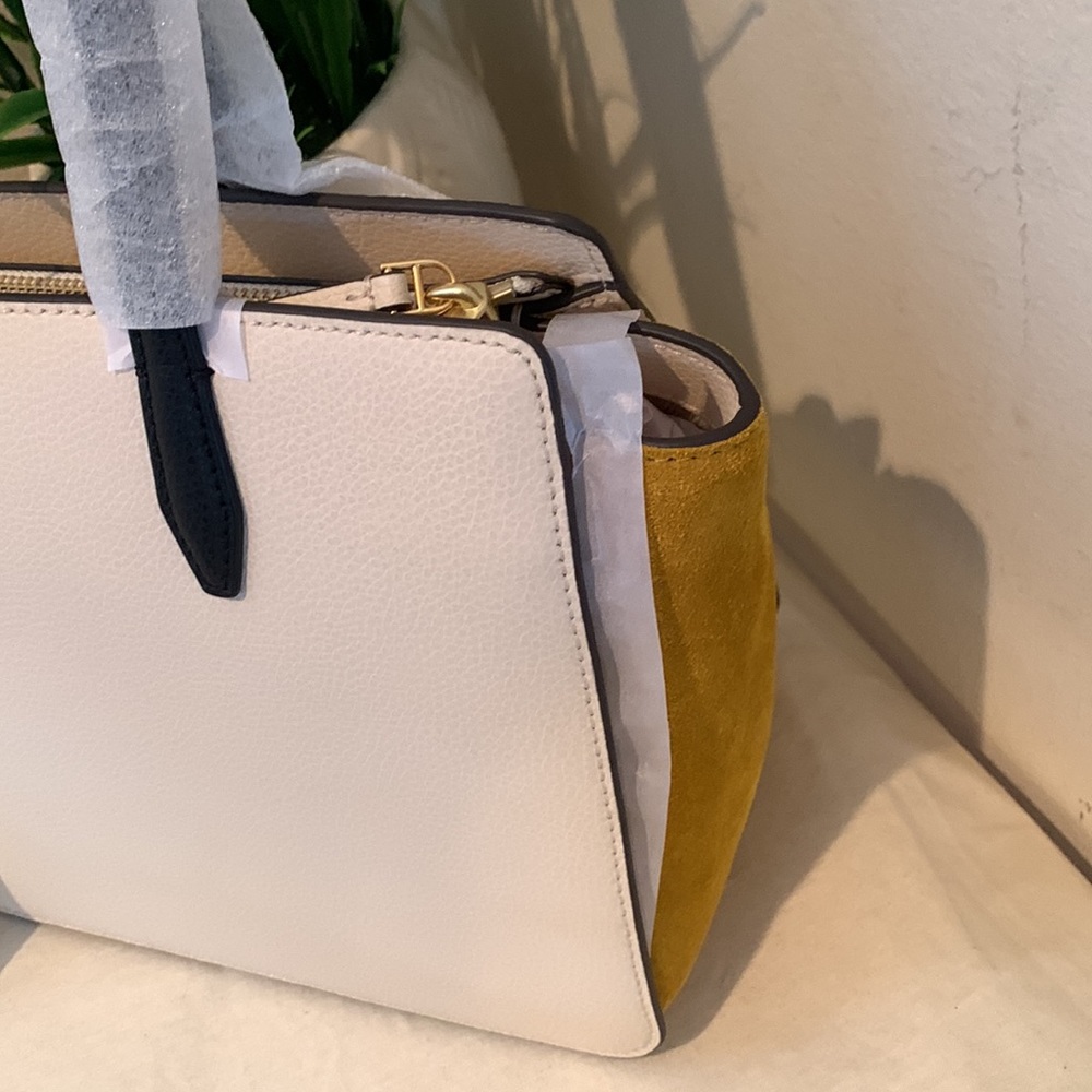 Tory Burch Robinson Colorblock Small Leather Tote
TORY BURCH - Picture 15 of 16